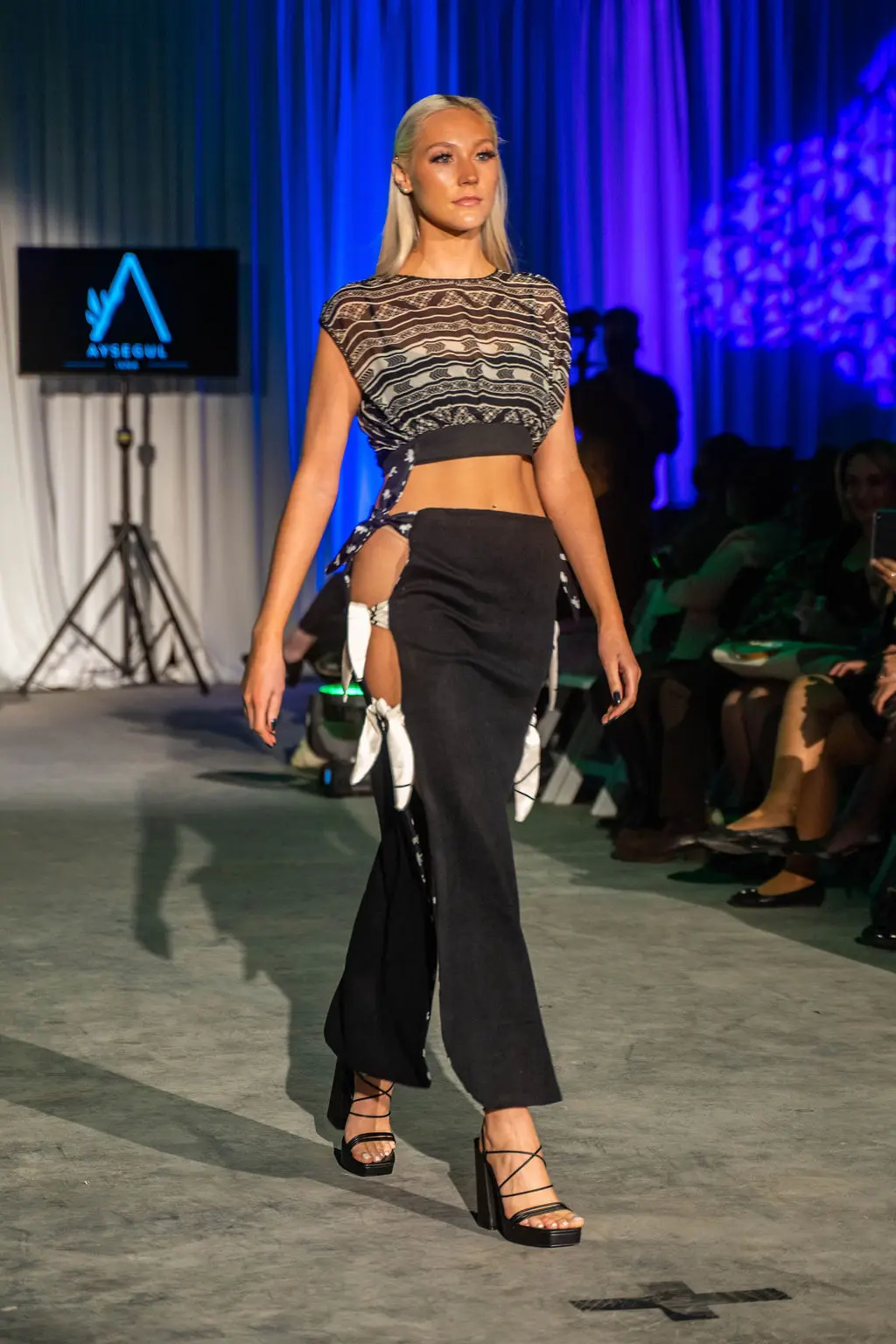 Look 4